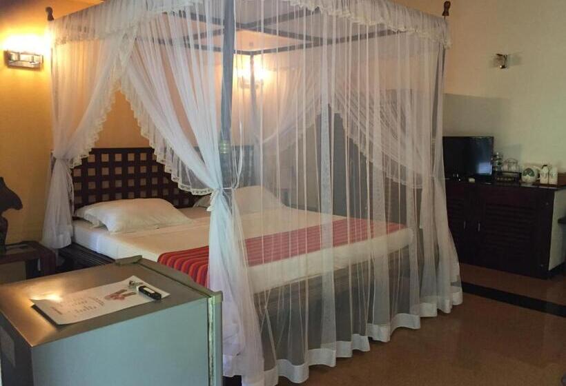 קוטג'' סופריור, Flower Garden