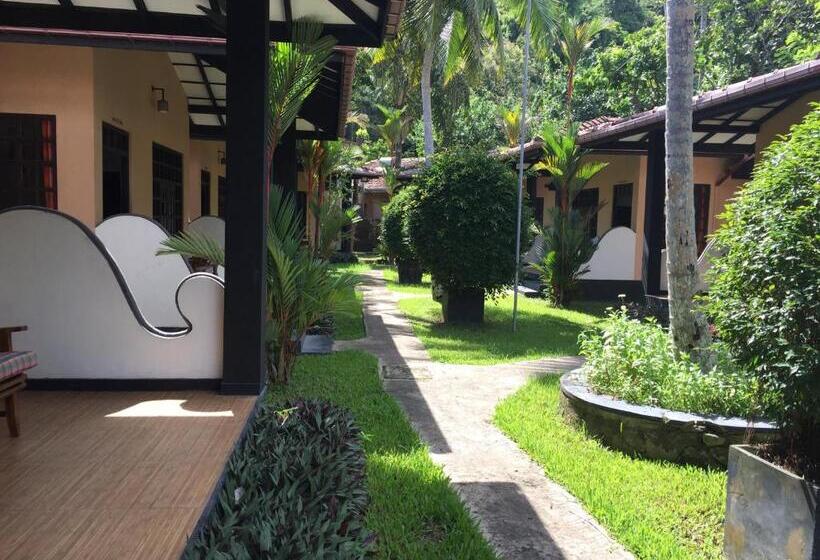 קוטג'' סופריור, Flower Garden