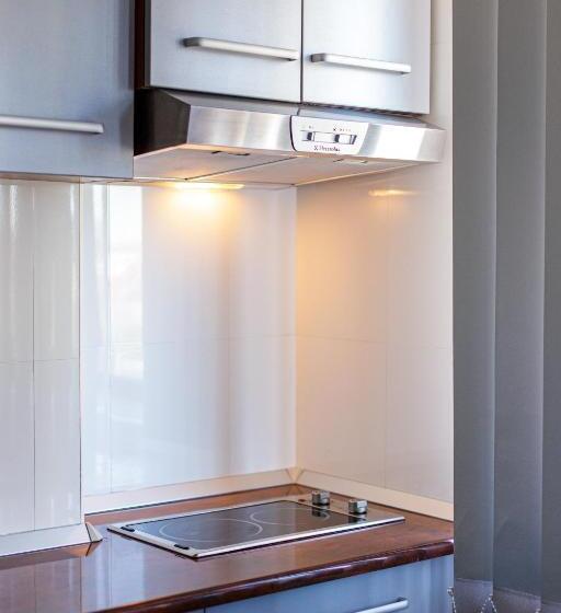 标准间, Lira Pacific Apart