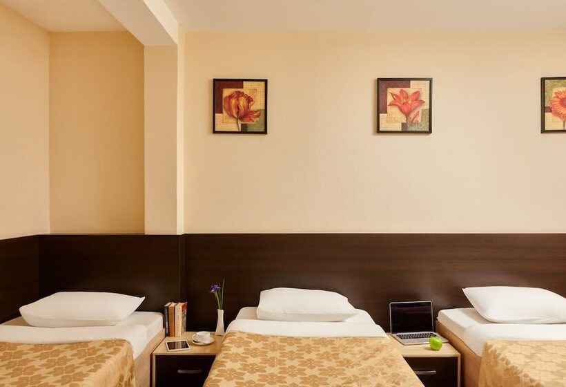 Economy Triple Room, Marmelade