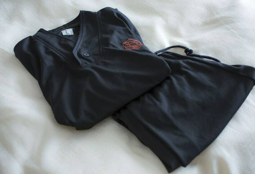 غرفة قياسية ثلاثية, Miyajima Villa