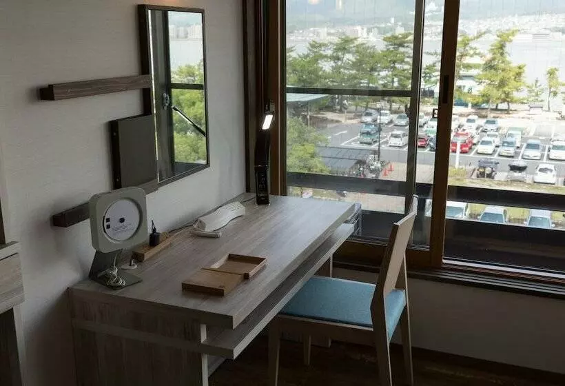 Standard Kolmen Hengen Huone, Miyajima Villa