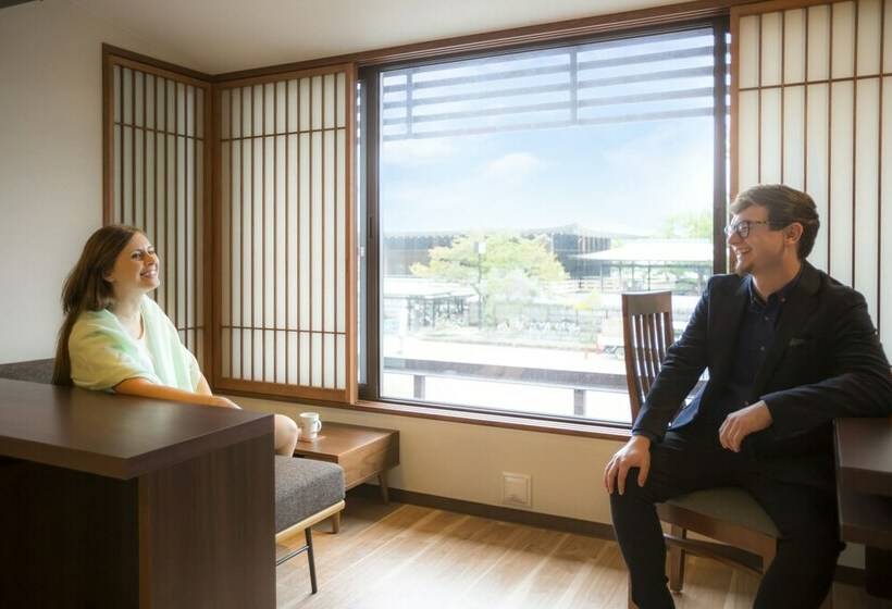이코노미 룸, Miyajima Villa