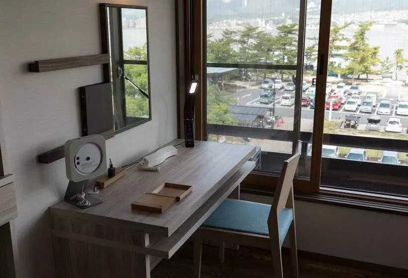 Economy-huone, Miyajima Villa