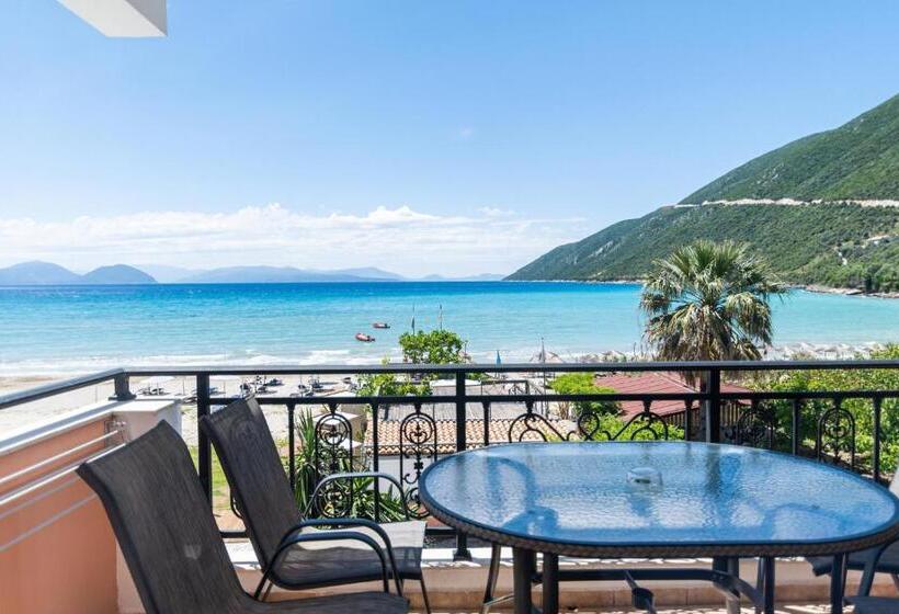 סוויטה, Grand Nefeli