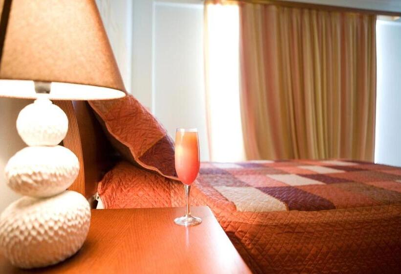 סוויטת ג'וניור, Grand Nefeli