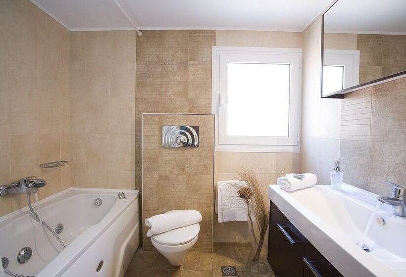 סוויטת ג'וניור, Grand Nefeli