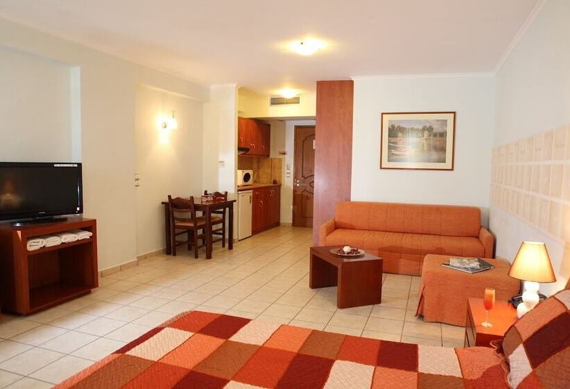 סוויטת ג'וניור, Grand Nefeli