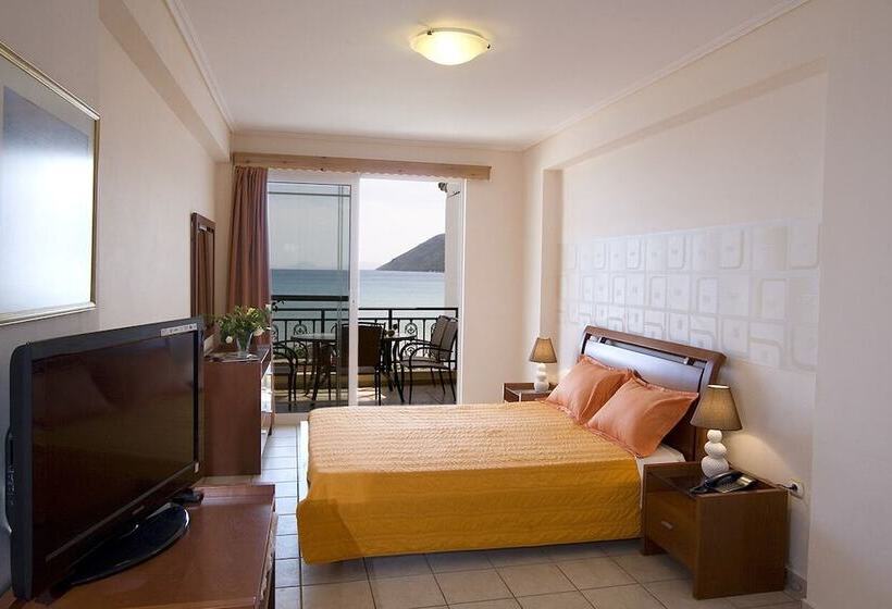 חדר סטנדרט נוף להרים, Grand Nefeli