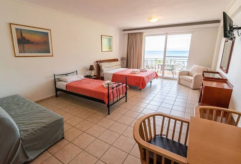 סוויטת ג'וניור, Grand Nefeli