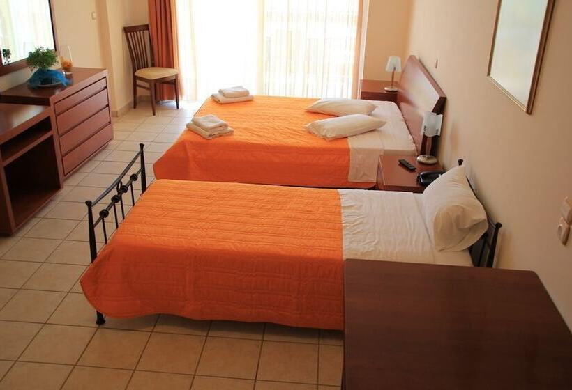 סוויטת ג'וניור, Grand Nefeli