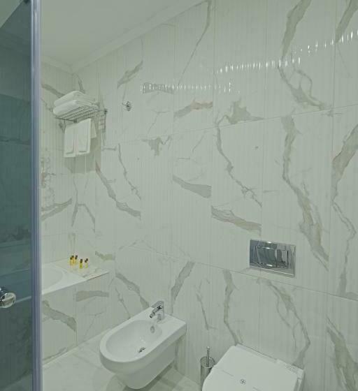 جناح, Perla Beach Luxury All Inclusive & Free Beach Access