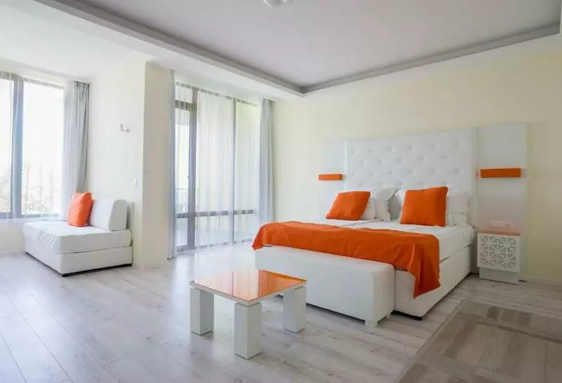 スイート, Perla Beach Luxury   All Inclusive & Free Beach Access