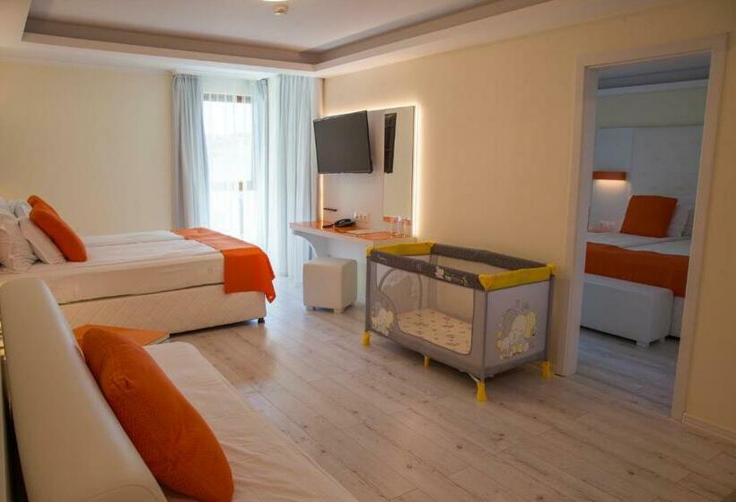 جناح, Perla Beach Luxury All Inclusive & Free Beach Access