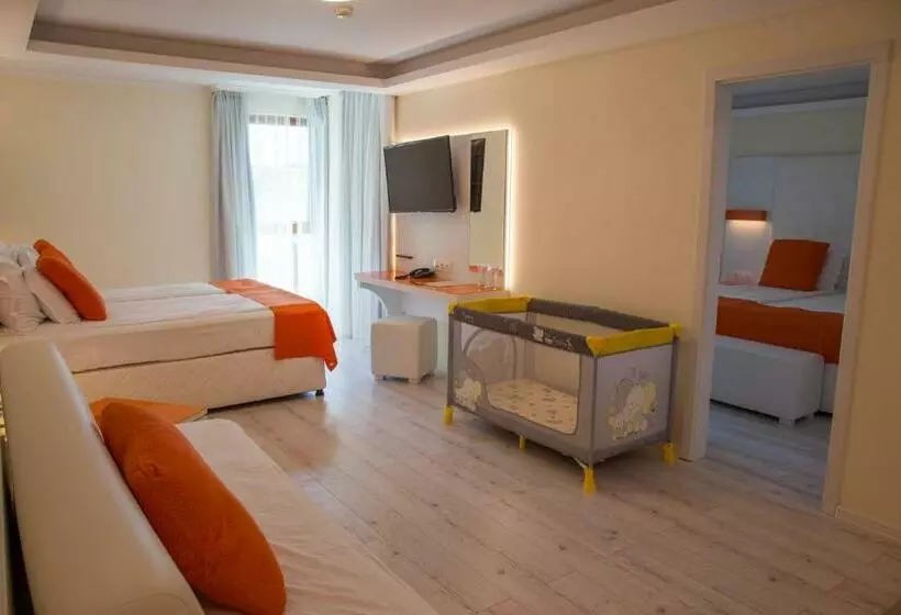 スイート, Perla Beach Luxury   All Inclusive & Free Beach Access