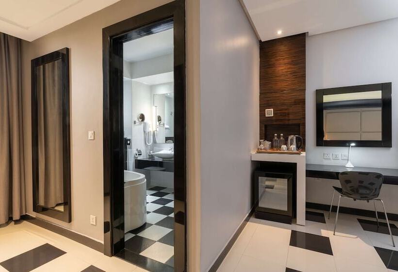 Premium Room Pool View, Radisson Blu Hotel Lusaka