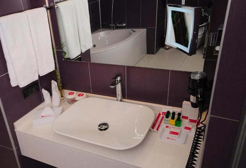 Suite with Terrace, Ramada Plaza By Wyndham Izmit