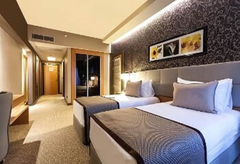 Quarto Estandar Comunicado, Ramada Plaza By Wyndham Izmit