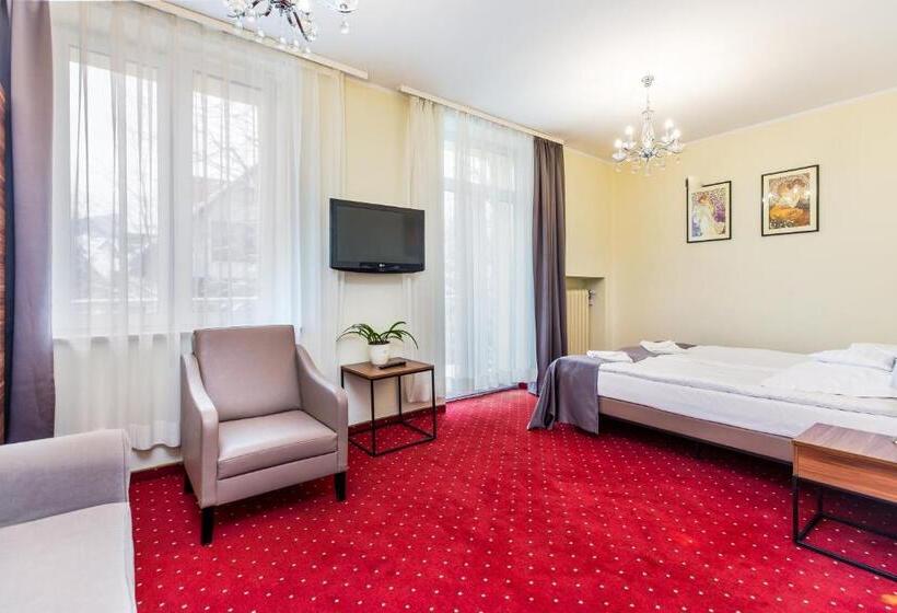 四人标准间, Willa Carlton