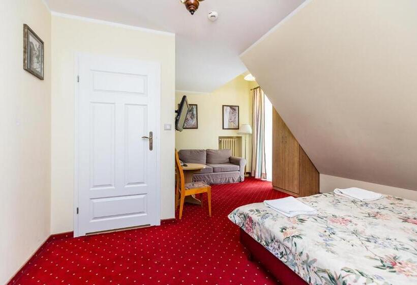 四人标准间, Willa Carlton