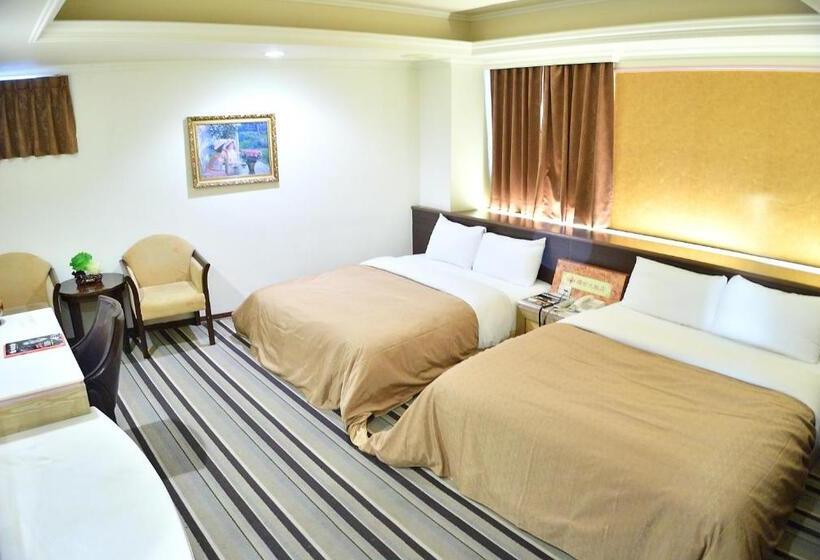 اتاق لوکس, Ying Zhen