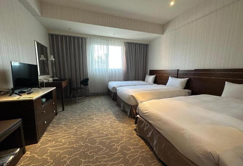 اتاق لوکس سه تخته, Young Soarlan Hotel Tainan