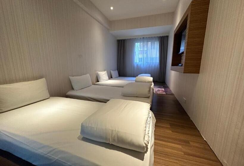 اتاق لوکس خانوادگی, Young Soarlan Hotel Tainan