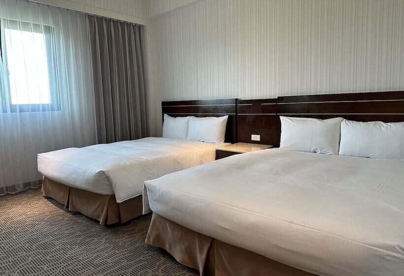 اتاق لوکس چهار تخته, Young Soarlan Hotel   Tainan