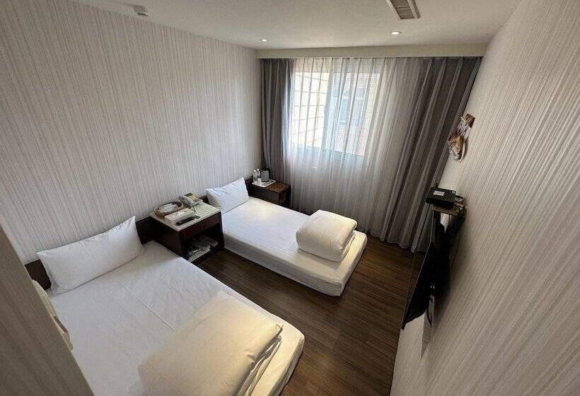 اتاق استاندارد, Young Soarlan Hotel Tainan