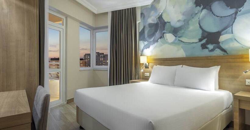 Family Suite, Wyndham Garden Lara