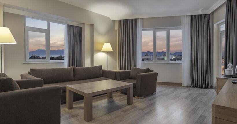 سوییت خانوادگی, Wyndham Garden Lara