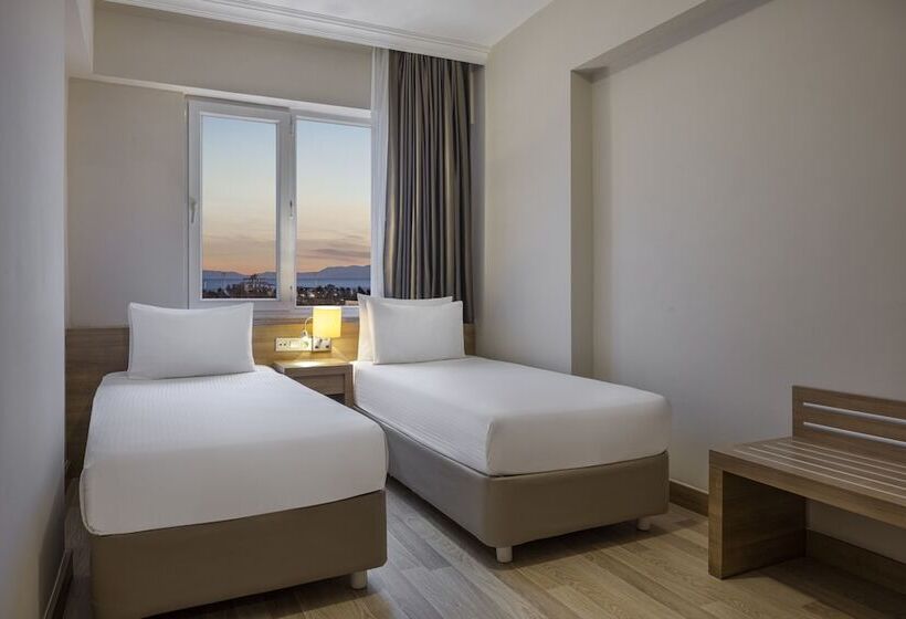 سوییت خانوادگی, Wyndham Garden Lara