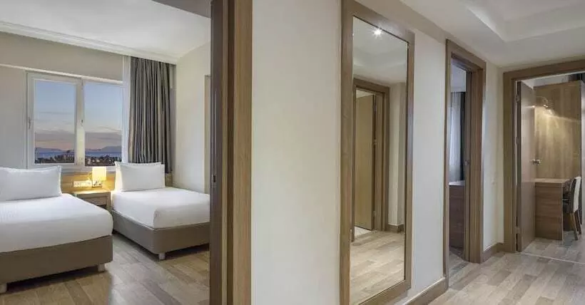 سوییت خانوادگی, Wyndham Garden Lara