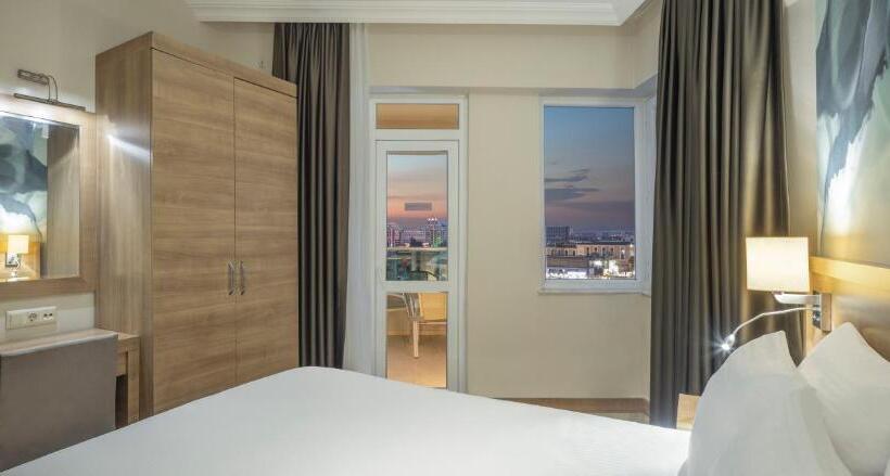 سوییت خانوادگی, Wyndham Garden Lara