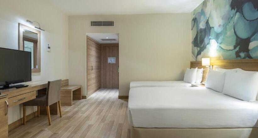 Номер Superior, Wyndham Garden Lara