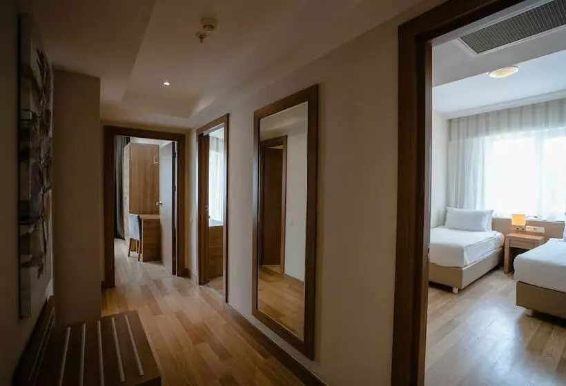 سوییت خانوادگی, Wyndham Garden Lara