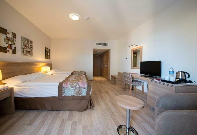 اتاق سوپریور, Wyndham Garden Lara