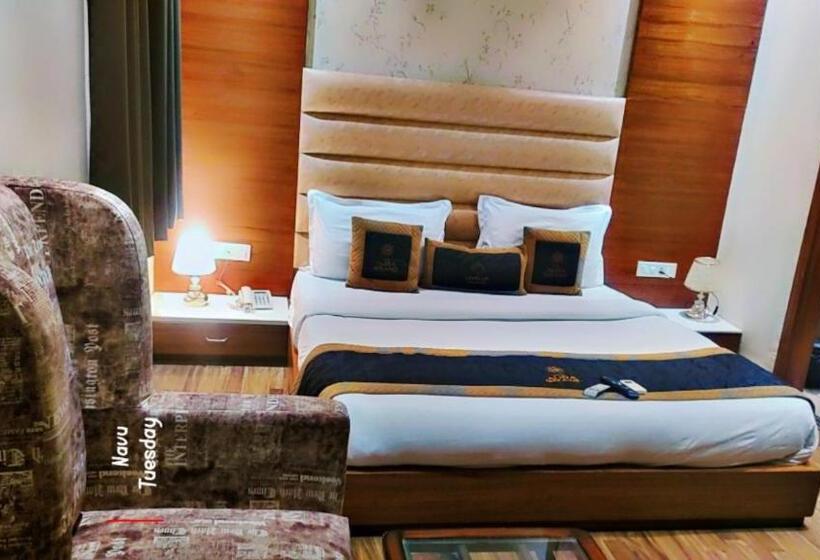 デラックスルーム, Aura Grand By Levelup Hotels