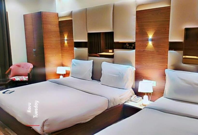 デラックストリプルルーム, Aura Grand By Levelup Hotels