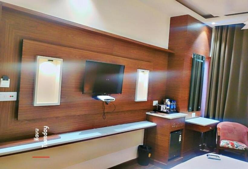 デラックストリプルルーム, Aura Grand By Levelup Hotels