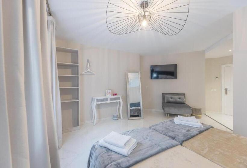 اتاق استاندارد, Residencia Deportiva Rozarossa