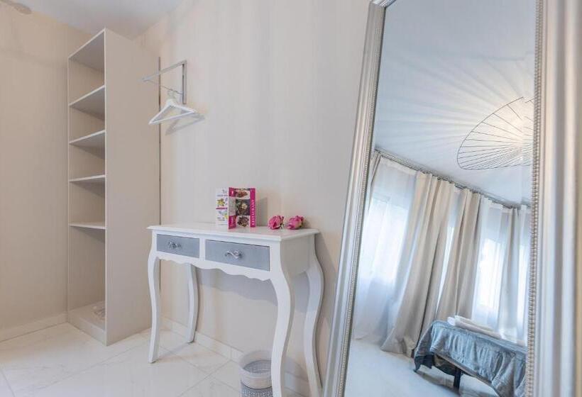 اتاق استاندارد, Residencia Deportiva Rozarossa