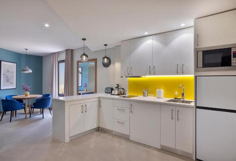 Люкс Адаптированный для Инвалидов, Staybridge Suites   Al Khobar City, An Ihg