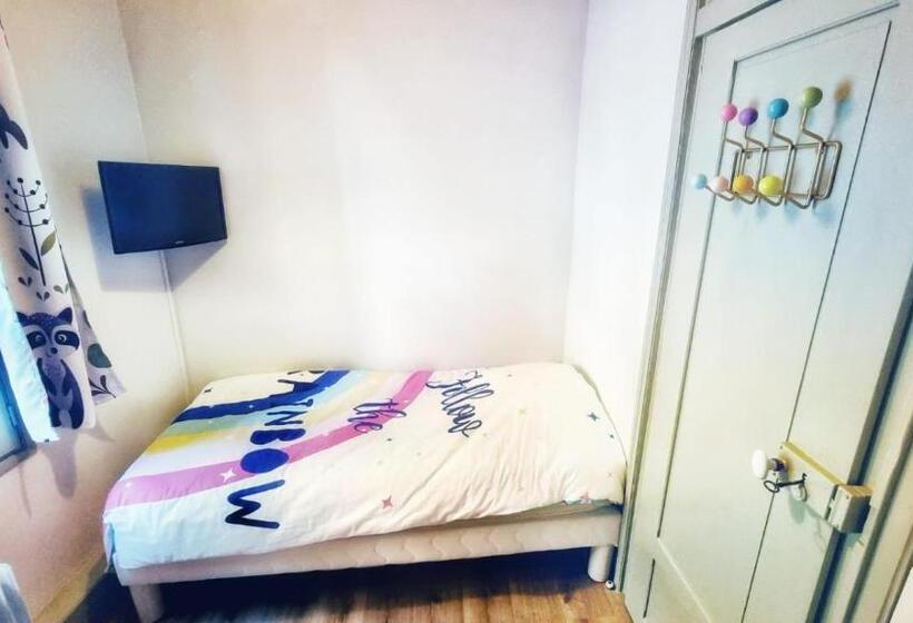 ファミリールーム, La Little Maison