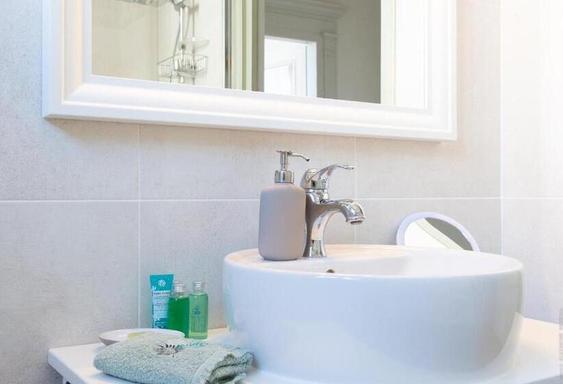 ファミリールーム, La Little Maison