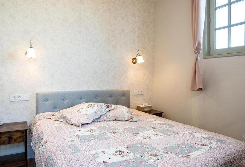 Семейный Номер, La Little Maison