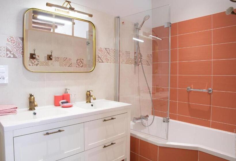 スタンダードトリプルルーム, La Little Maison