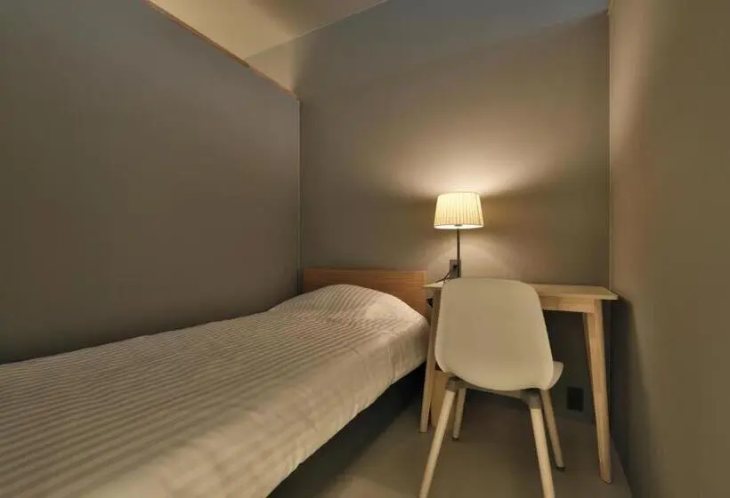 ルームシェアのワンベッド, Shin Toji Hotel Lulud