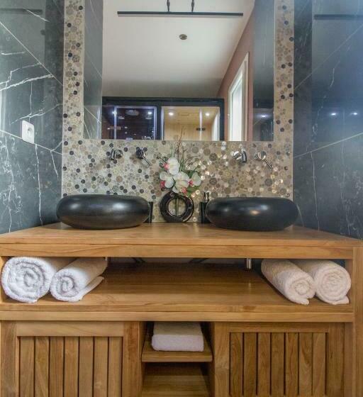 חדר סטנדרט עם ג'קוזי, Chambre D Hôtes Jardin D Eden