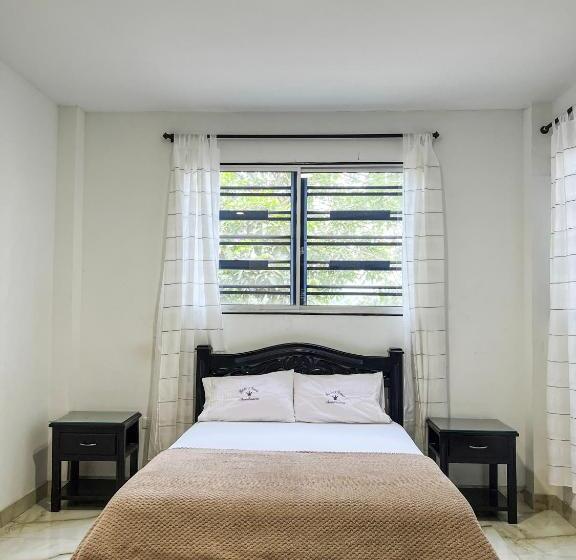 デラックスルーム, Acosta Castro